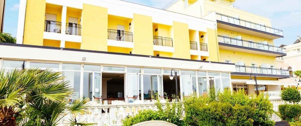 Hotel Royal Cattolica Exterior photo