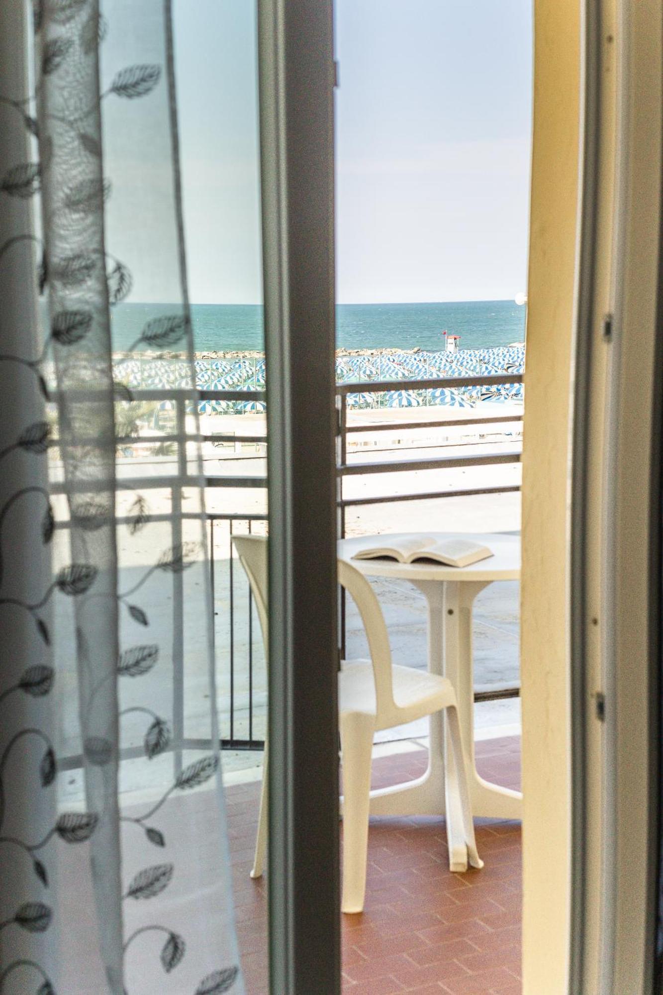 Hotel Royal Cattolica Exterior photo