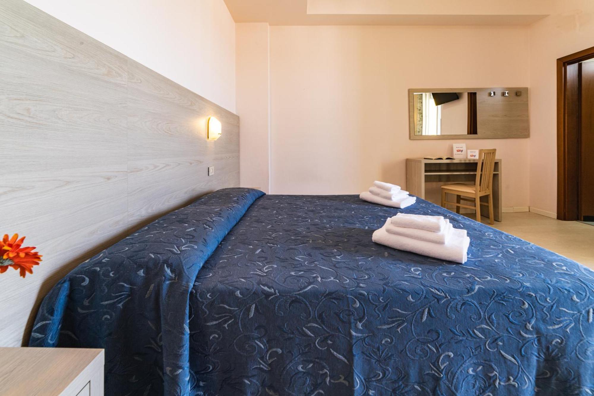Hotel Royal Cattolica Exterior photo