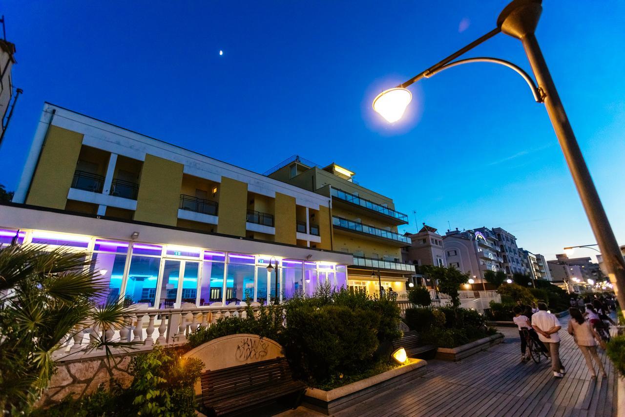 Hotel Royal Cattolica Exterior photo